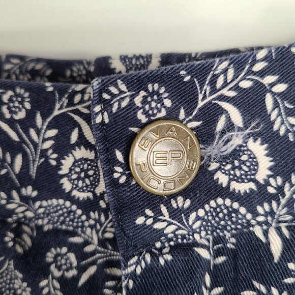 Evan Picone Plus Navy and White Dainty  Floral Capri Twill Denim Jeans - Picture 4 of 6